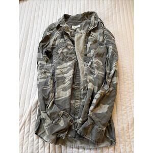 Express Women’s Camouflage Shirt Top Green & Brown SIZE xs Button Down